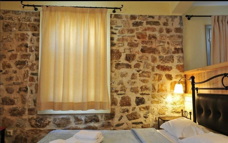 Platanos In The Castle Hotel Ioannina Bilik gambar